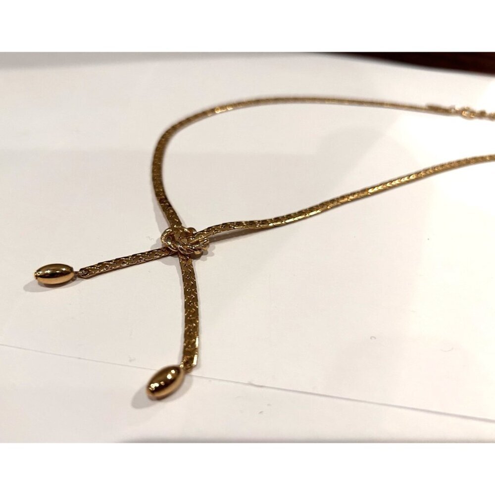 SARAH COVENTRY LARIAT STYLE FLAT CURB GOLD CHAIN LOVERS KNOT PENDANT NECKLACE EU - Picture 5 of 8